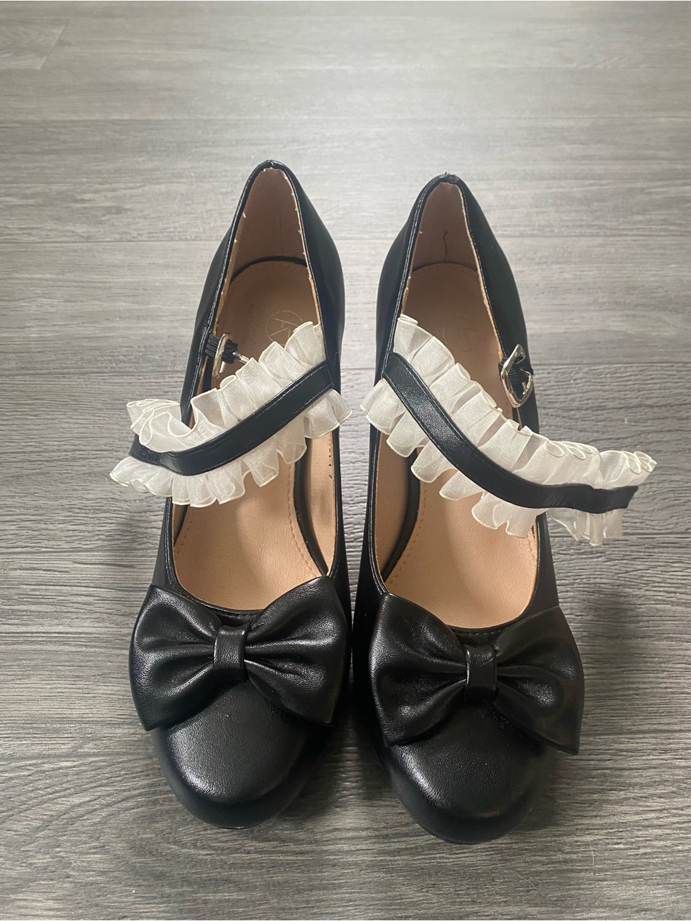 Lolita Oripalla black ruffle Mary Jane heels - Picture 2 of 6